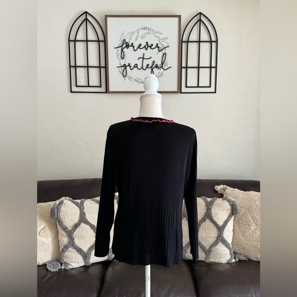 Exclusively Misook Black & Pink Ruffle 3 Button Closure Cardigan Size S Classic - Picture 8 of 13